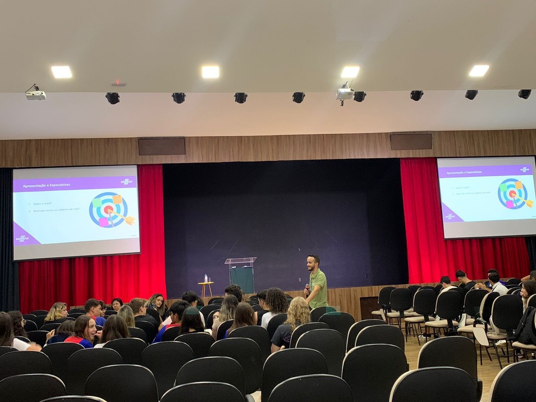 SEBRAE realiza palestra sobre Empreendedorismo para alunos do Ensino Médio