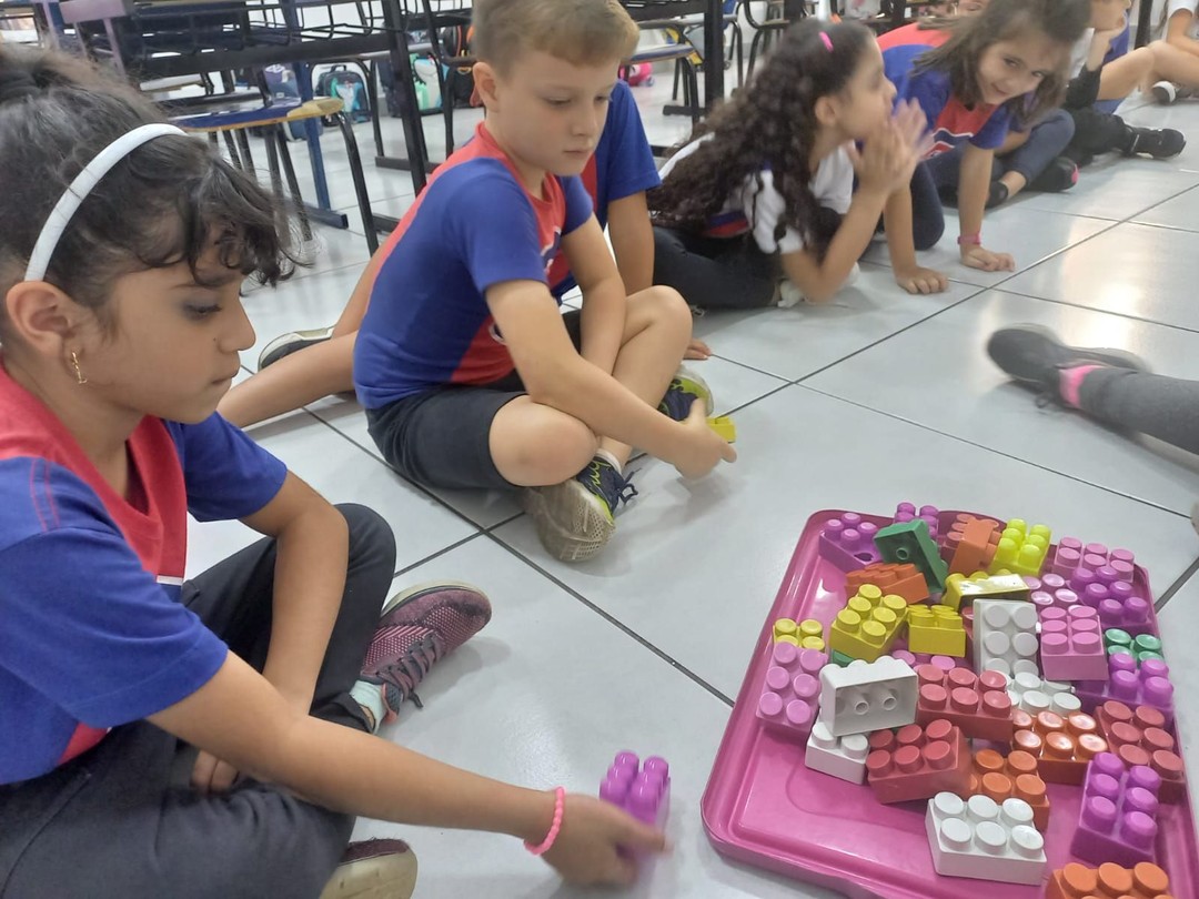 Blocos de Montar na Sala do 2° Ano B