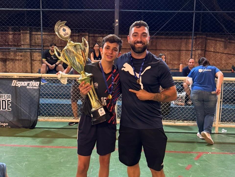 Celebrando o Sucesso das Equipes de Vôlei