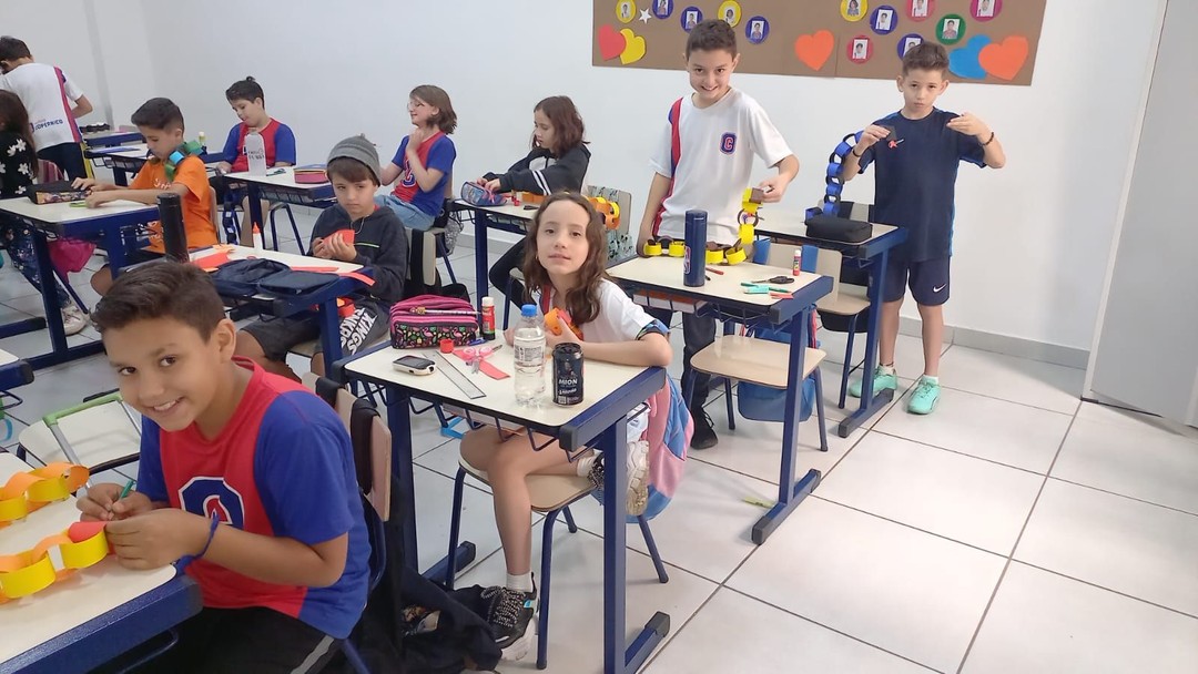 Alunos comemoram mês do Folclore