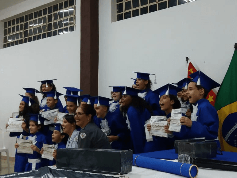 Colação de Grau Infantil V e 5º ano