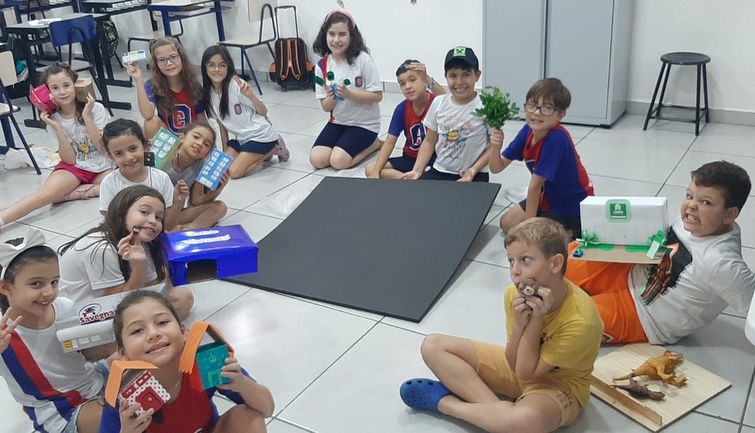 Confecção de maquete dos alunos do 3°B