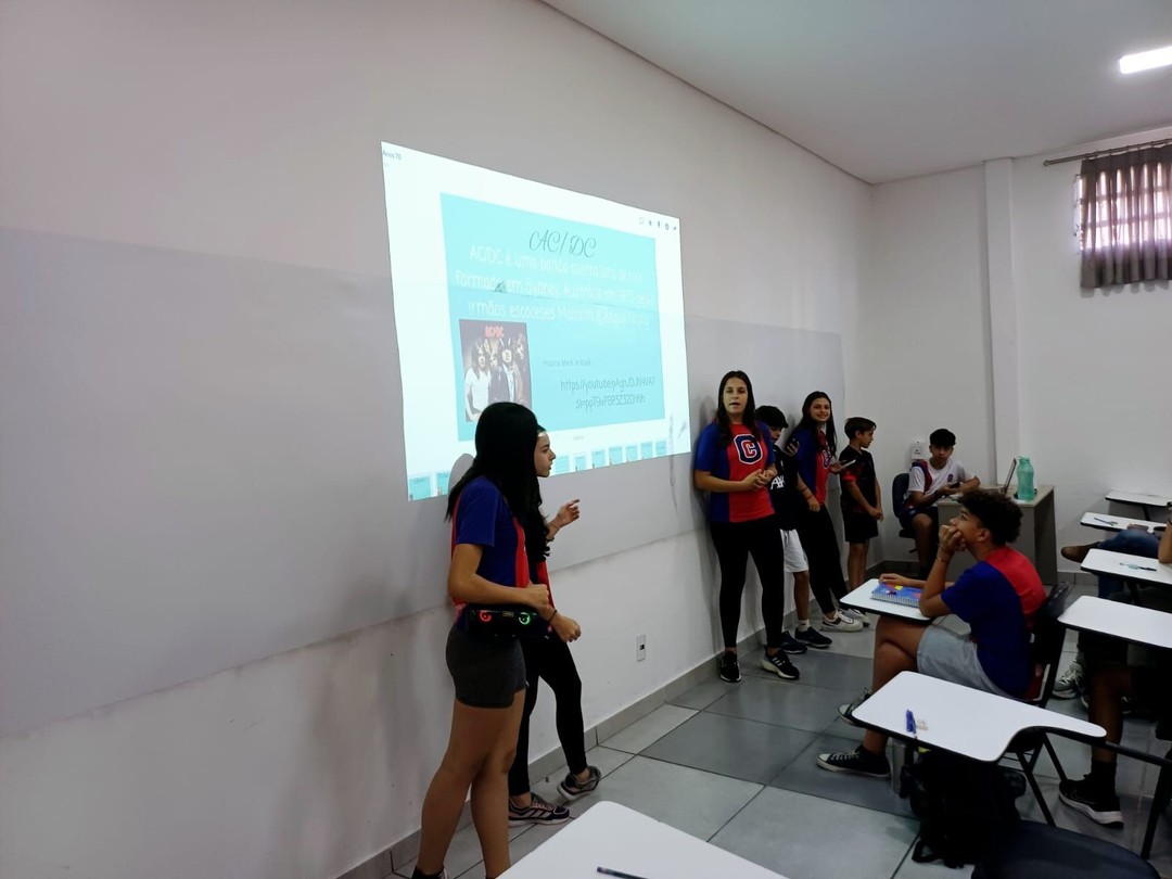 Alunos do 8 ° ano apresentam trab...